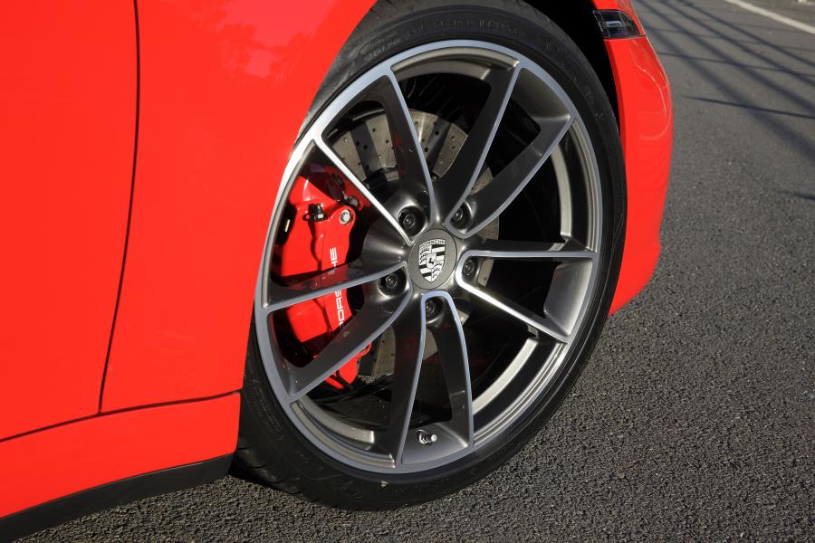 Колеса Porsche 911 Carrera S (992) 2019 года  (AU) (фото 34 из 40)